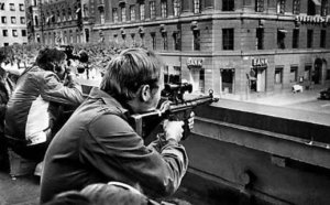 ...έλα όμως που οι όμηροι "ερωτεύτηκαν" τους απαγωγείς....