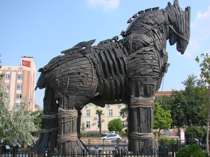 Trojan-horse-from-the-movie-Troy