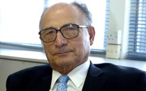 i-kyvernisi-na-zitisei-stirixi-trapezon-apo-ekt